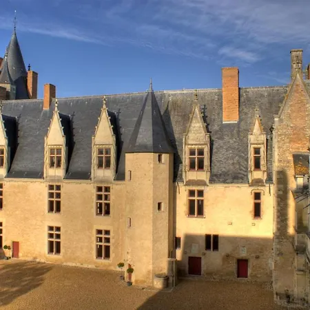 Château De *